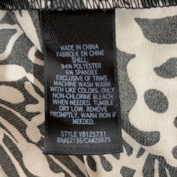 Guess Jeans | Juniors Black/White Print Dr… - Picture 6 of 7